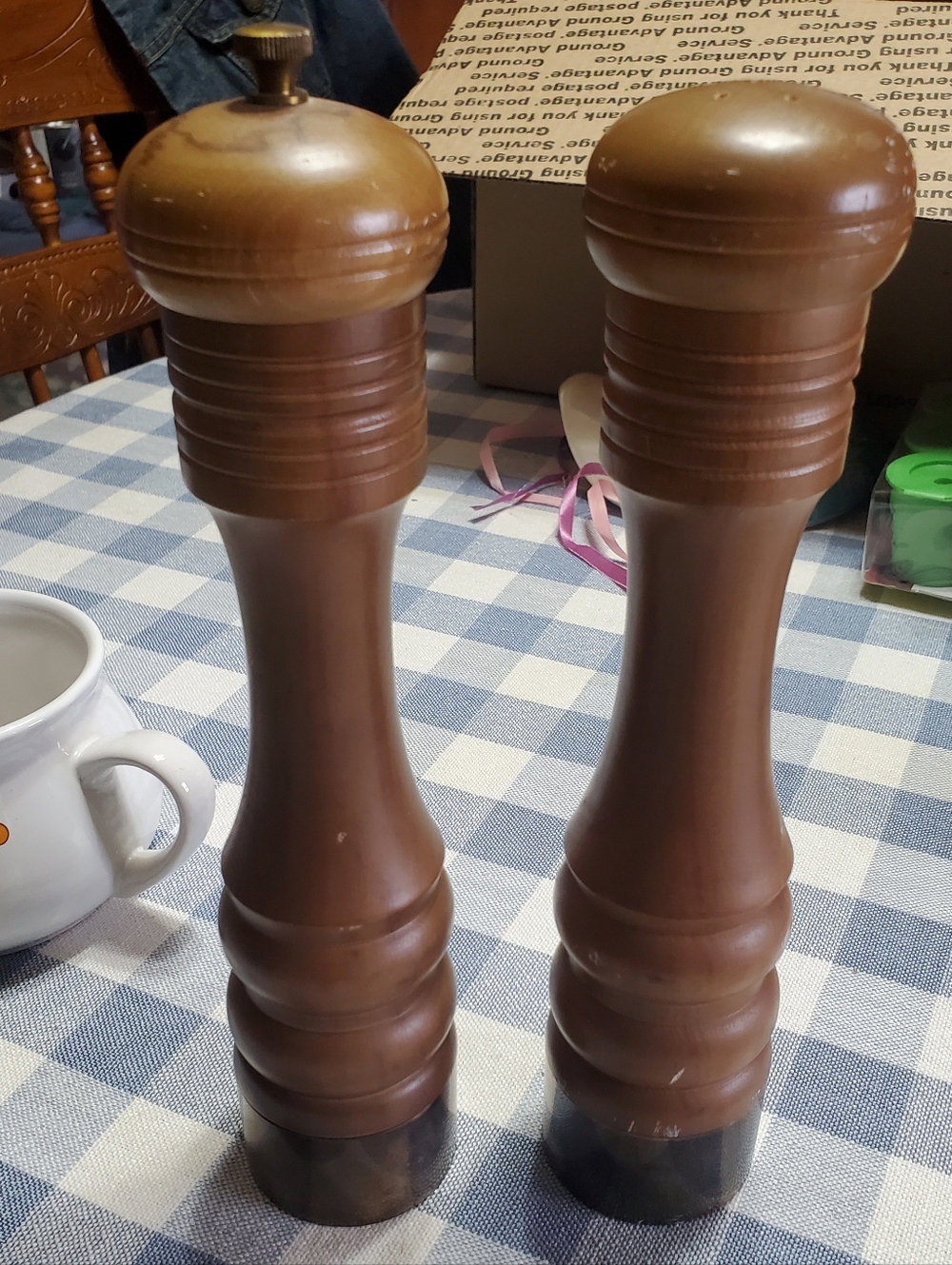 Vintage Nasco Tall Wooden Pepper And Salt, Made In Japan